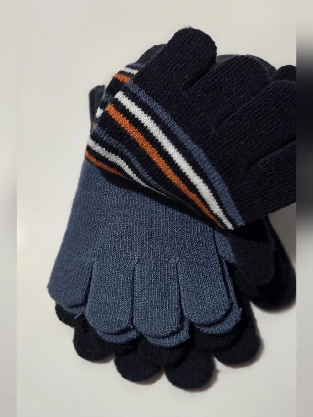 3 pairs of size small/medium kids gloves